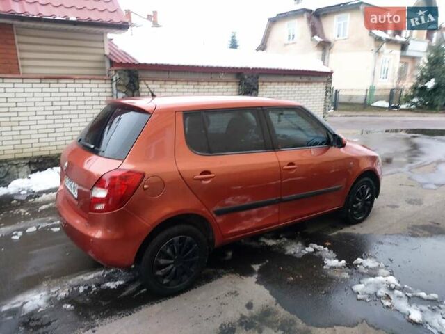 Помаранчевий Шкода Фабія, об'ємом двигуна 1.6 л та пробігом 325 тис. км за 3550 $, фото 8 на Automoto.ua