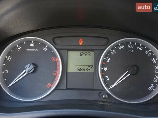 Шкода Фабия 2008 в Львове на Automoto.ua Оранжевый Шкода Фабия, объемом двигателя 1.39 л и пробегом 158 тыс. км за 6200 $, фото 30 на Automoto.ua