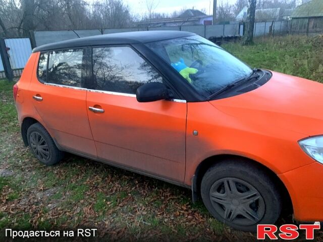 Помаранчевий Шкода Фабія, об'ємом двигуна 1.4 л та пробігом 0 тис. км за 2300 $, фото 2 на Automoto.ua