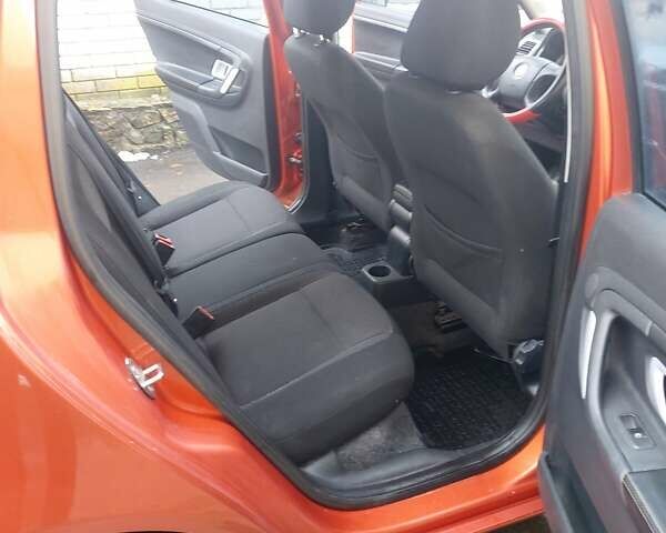 Помаранчевий Шкода Фабія, об'ємом двигуна 1.6 л та пробігом 325 тис. км за 3450 $, фото 26 на Automoto.ua