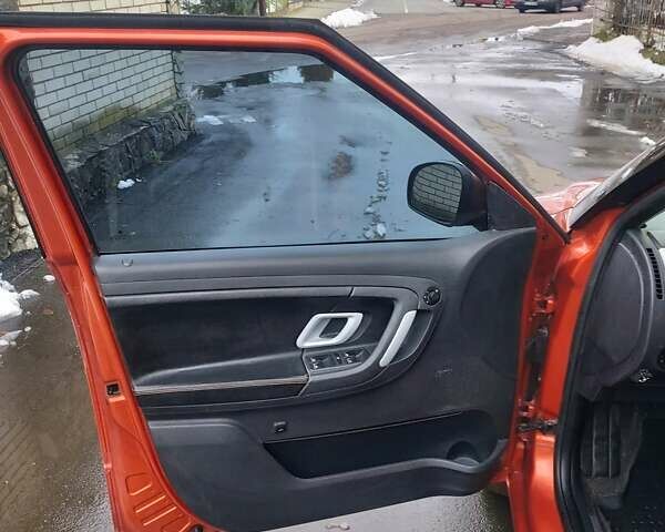 Помаранчевий Шкода Фабія, об'ємом двигуна 1.6 л та пробігом 325 тис. км за 3550 $, фото 16 на Automoto.ua