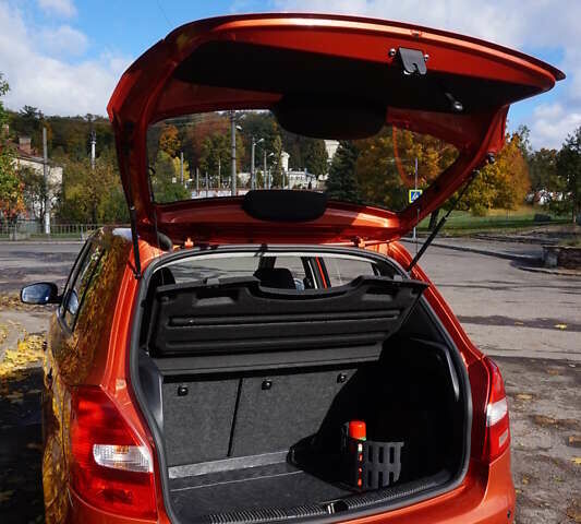 Шкода Фабия 2008 в Львове на Automoto.ua Оранжевый Шкода Фабия, объемом двигателя 1.39 л и пробегом 158 тыс. км за 6200 $, фото 8 на Automoto.ua