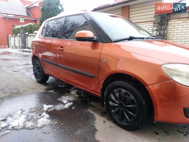 Помаранчевий Шкода Фабія, об'ємом двигуна 1.6 л та пробігом 325 тис. км за 3450 $, фото 8 на Automoto.ua