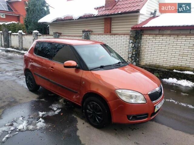 Помаранчевий Шкода Фабія, об'ємом двигуна 1.6 л та пробігом 325 тис. км за 3550 $, фото 2 на Automoto.ua