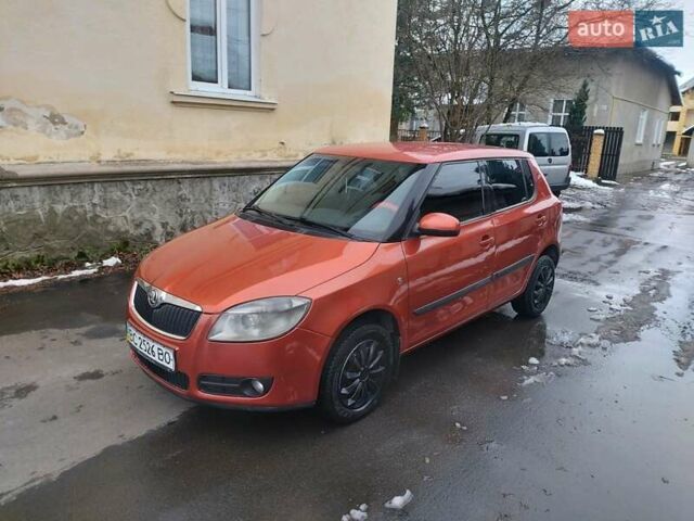 Помаранчевий Шкода Фабія, об'ємом двигуна 1.6 л та пробігом 325 тис. км за 3550 $, фото 4 на Automoto.ua