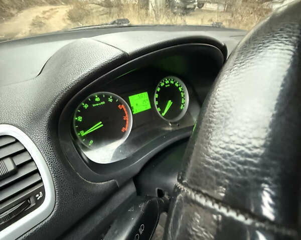 Оранжевый Шкода Фабия, объемом двигателя 1.2 л и пробегом 250 тыс. км за 3500 $, фото 6 на Automoto.ua