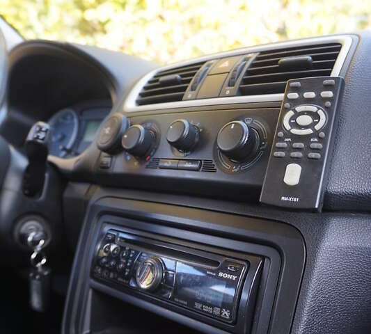 Шкода Фабия 2008 в Львове на Automoto.ua Оранжевый Шкода Фабия, объемом двигателя 1.39 л и пробегом 158 тыс. км за 6200 $, фото 13 на Automoto.ua