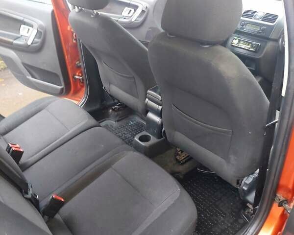 Помаранчевий Шкода Фабія, об'ємом двигуна 1.6 л та пробігом 325 тис. км за 3450 $, фото 22 на Automoto.ua