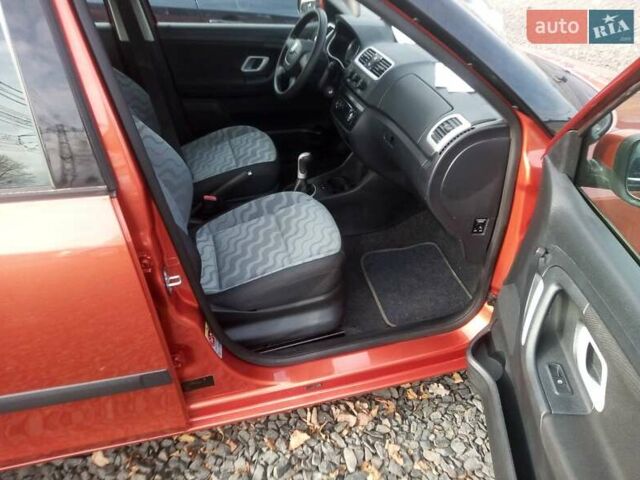Помаранчевий Шкода Фабія, об'ємом двигуна 1.2 л та пробігом 124 тис. км за 5000 $, фото 4 на Automoto.ua