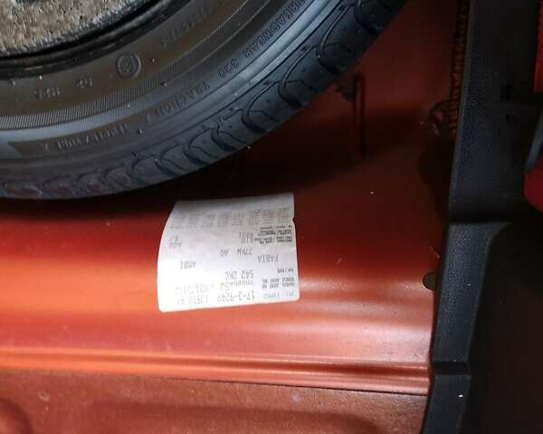 Помаранчевий Шкода Фабія, об'ємом двигуна 1.6 л та пробігом 240 тис. км за 7200 $, фото 31 на Automoto.ua