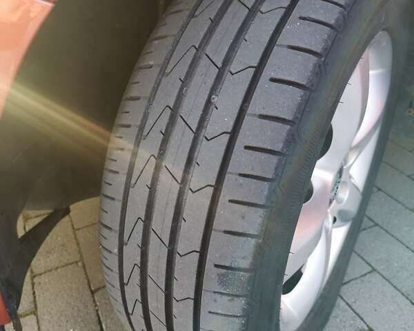 Помаранчевий Шкода Фабія, об'ємом двигуна 1.6 л та пробігом 240 тис. км за 7200 $, фото 22 на Automoto.ua