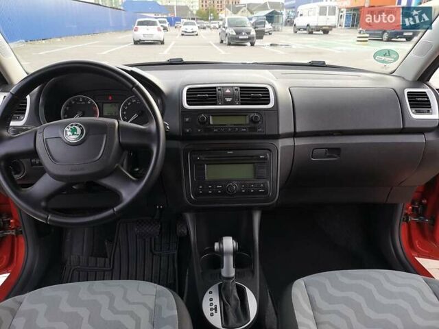 Помаранчевий Шкода Фабія, об'ємом двигуна 1.6 л та пробігом 240 тис. км за 7200 $, фото 18 на Automoto.ua