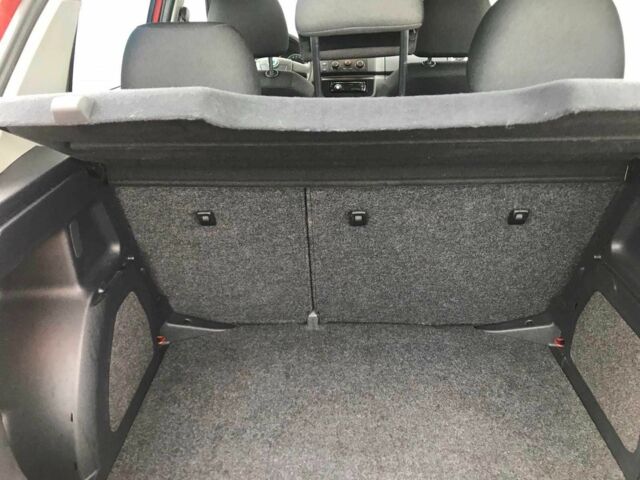 Оранжевый Шкода Фабия, объемом двигателя 1.2 л и пробегом 124 тыс. км за 4800 $, фото 13 на Automoto.ua