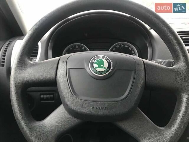 Помаранчевий Шкода Фабія, об'ємом двигуна 1.2 л та пробігом 124 тис. км за 5000 $, фото 7 на Automoto.ua