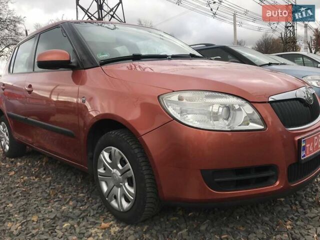 Помаранчевий Шкода Фабія, об'ємом двигуна 1.2 л та пробігом 124 тис. км за 5000 $, фото 1 на Automoto.ua