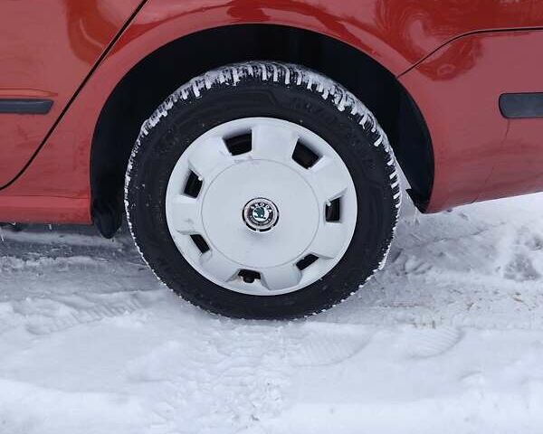 Помаранчевий Шкода Фабія, об'ємом двигуна 1.4 л та пробігом 160 тис. км за 4700 $, фото 17 на Automoto.ua