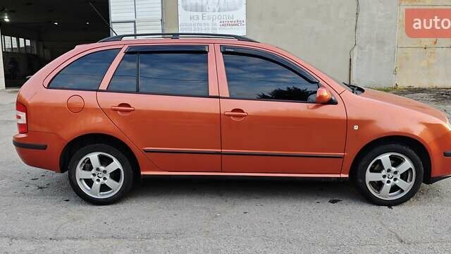 Оранжевый Шкода Фабия, объемом двигателя 1.39 л и пробегом 211 тыс. км за 6100 $, фото 3 на Automoto.ua