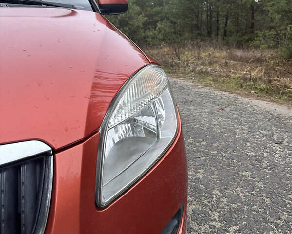 Помаранчевий Шкода Фабія, об'ємом двигуна 1.6 л та пробігом 254 тис. км за 6450 $, фото 3 на Automoto.ua