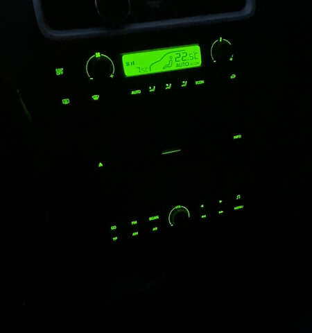 Оранжевый Шкода Фабия, объемом двигателя 1.39 л и пробегом 227 тыс. км за 5800 $, фото 7 на Automoto.ua