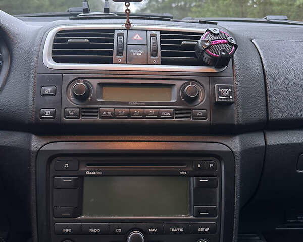 Помаранчевий Шкода Фабія, об'ємом двигуна 1.6 л та пробігом 254 тис. км за 6450 $, фото 10 на Automoto.ua