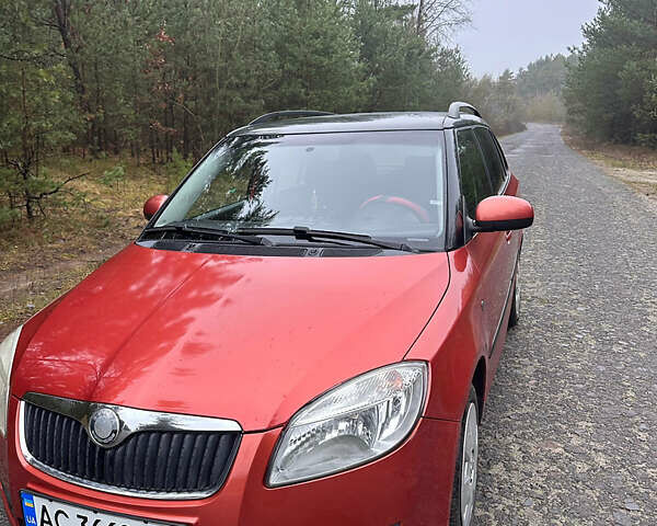 Помаранчевий Шкода Фабія, об'ємом двигуна 1.6 л та пробігом 254 тис. км за 6450 $, фото 1 на Automoto.ua