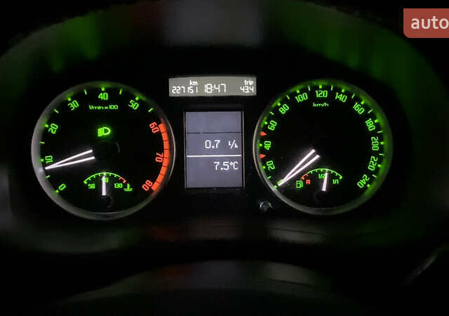 Оранжевый Шкода Фабия, объемом двигателя 1.39 л и пробегом 227 тыс. км за 5800 $, фото 5 на Automoto.ua