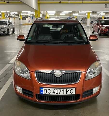 Оранжевый Шкода Фабия, объемом двигателя 1.39 л и пробегом 227 тыс. км за 5800 $, фото 1 на Automoto.ua