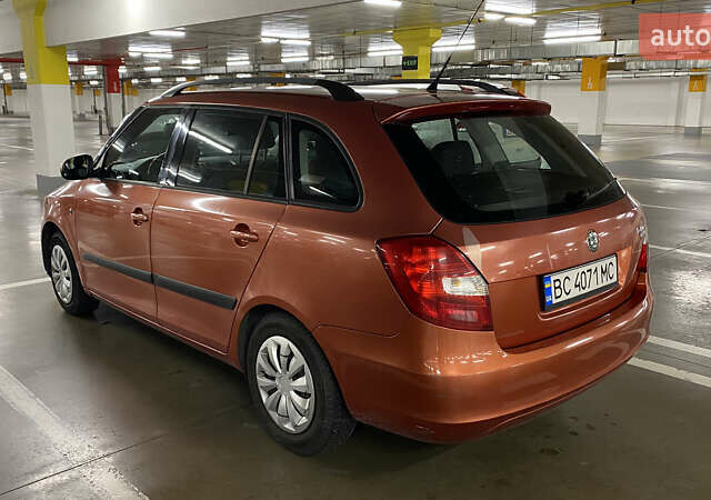 Оранжевый Шкода Фабия, объемом двигателя 1.39 л и пробегом 227 тыс. км за 5800 $, фото 4 на Automoto.ua