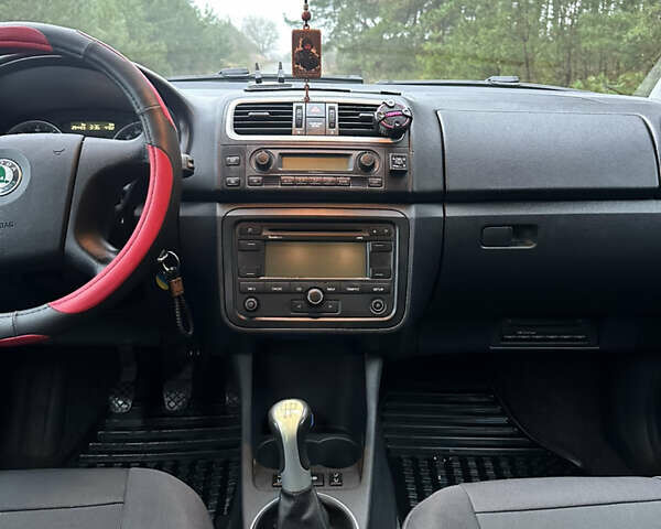 Помаранчевий Шкода Фабія, об'ємом двигуна 1.6 л та пробігом 254 тис. км за 6450 $, фото 11 на Automoto.ua