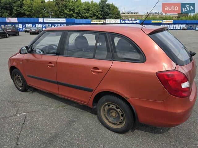 Помаранчевий Шкода Фабія, об'ємом двигуна 1.39 л та пробігом 259 тис. км за 2600 $, фото 4 на Automoto.ua