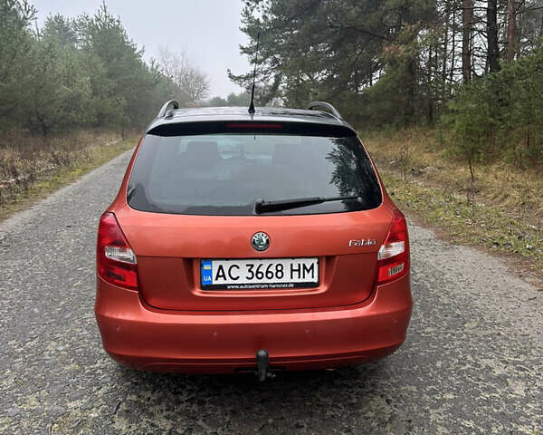 Помаранчевий Шкода Фабія, об'ємом двигуна 1.6 л та пробігом 254 тис. км за 6450 $, фото 4 на Automoto.ua