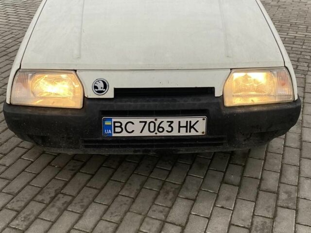 Белый Шкода Фаворит, объемом двигателя 1.3 л и пробегом 159 тыс. км за 550 $, фото 1 на Automoto.ua