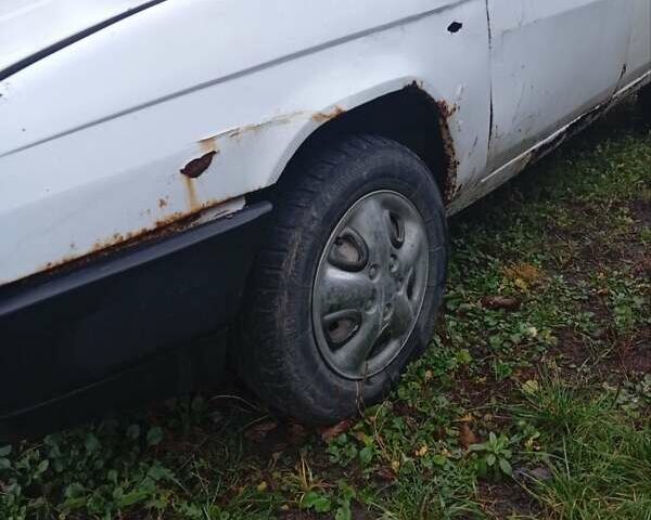 Білий Шкода Фаворит, об'ємом двигуна 1.29 л та пробігом 10 тис. км за 472 $, фото 3 на Automoto.ua