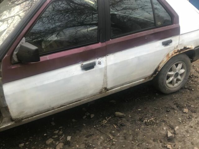 Білий Шкода Фаворит, об'ємом двигуна 1.3 л та пробігом 222 тис. км за 236 $, фото 4 на Automoto.ua