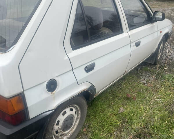 Білий Шкода Фаворит, об'ємом двигуна 0 л та пробігом 190 тис. км за 750 $, фото 3 на Automoto.ua