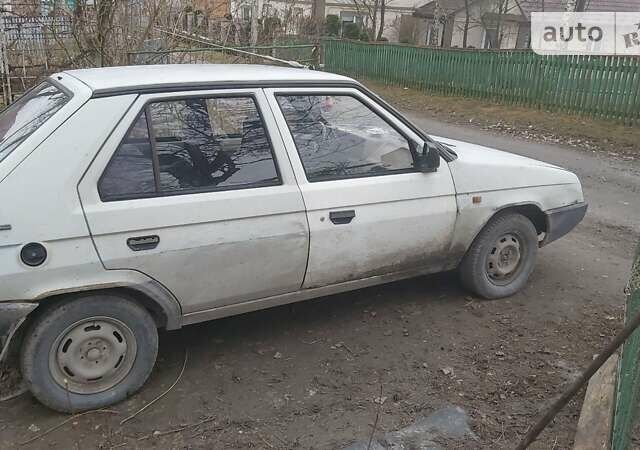 Білий Шкода Фаворит, об'ємом двигуна 0 л та пробігом 350 тис. км за 500 $, фото 3 на Automoto.ua