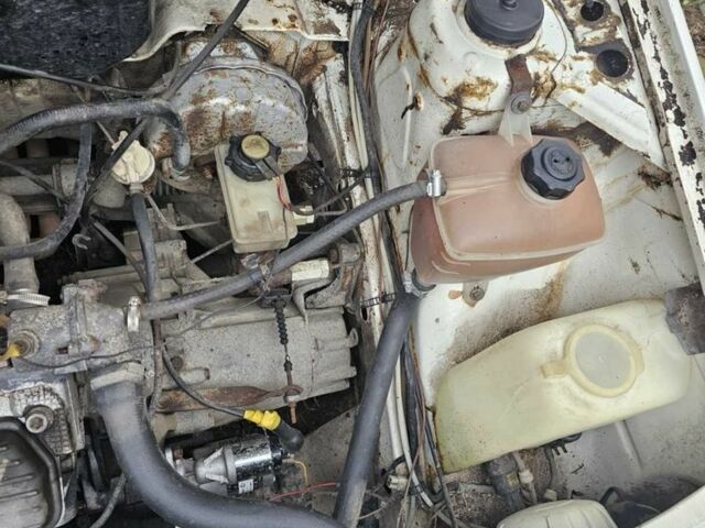 Белый Шкода Фаворит, объемом двигателя 1.3 л и пробегом 140 тыс. км за 800 $, фото 13 на Automoto.ua