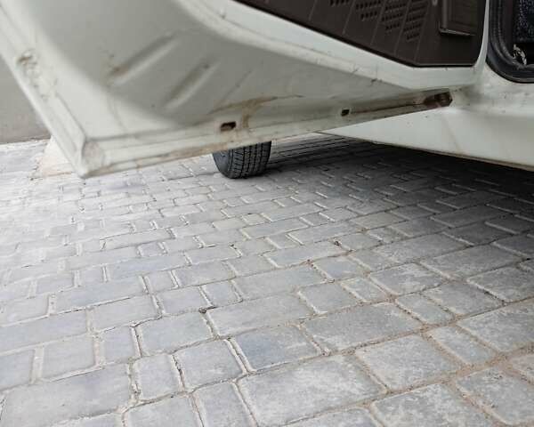 Белый Шкода Фаворит, объемом двигателя 1.3 л и пробегом 180 тыс. км за 1700 $, фото 12 на Automoto.ua