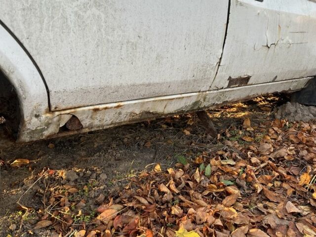 Белый Шкода Фаворит, объемом двигателя 1.3 л и пробегом 100 тыс. км за 215 $, фото 7 на Automoto.ua