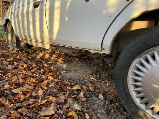 Белый Шкода Фаворит, объемом двигателя 1.3 л и пробегом 100 тыс. км за 215 $, фото 8 на Automoto.ua