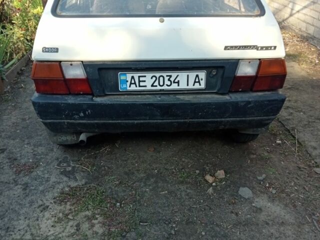 Білий Шкода Фаворит, об'ємом двигуна 1.3 л та пробігом 2 тис. км за 381 $, фото 1 на Automoto.ua