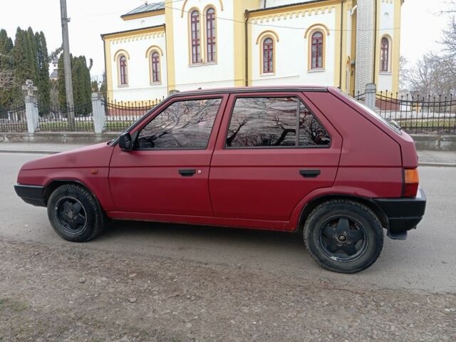 Червоний Шкода Фаворит, об'ємом двигуна 0 л та пробігом 120 тис. км за 1300 $, фото 2 на Automoto.ua