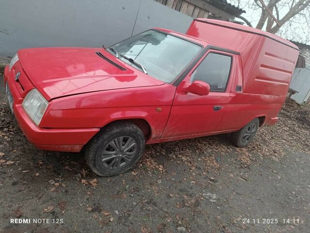 Червоний Шкода Фаворит, об'ємом двигуна 1.3 л та пробігом 2 тис. км за 1600 $, фото 1 на Automoto.ua