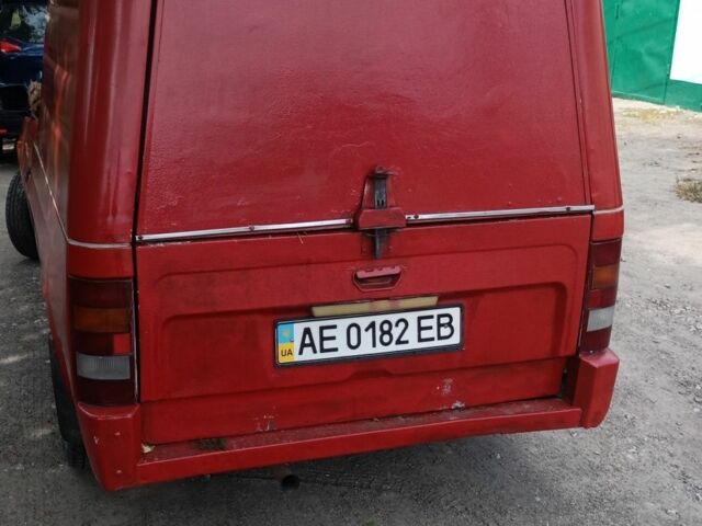 Красный Шкода Фаворит, объемом двигателя 1.3 л и пробегом 200 тыс. км за 1200 $, фото 5 на Automoto.ua