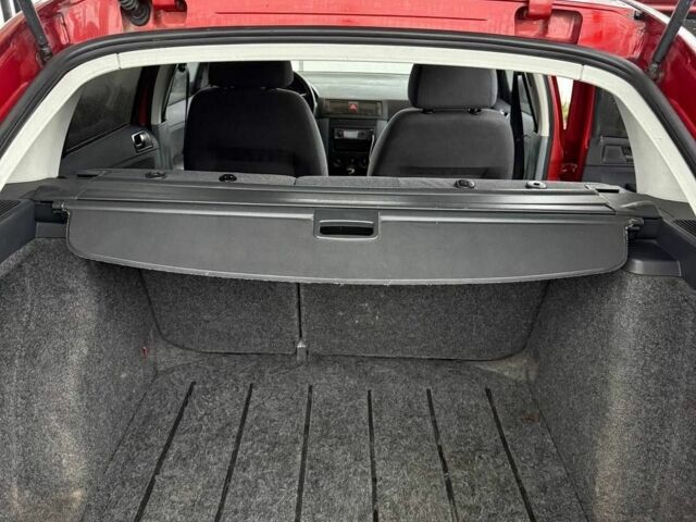 Червоний Шкода Фаворит, об'ємом двигуна 1.4 л та пробігом 320 тис. км за 2800 $, фото 6 на Automoto.ua