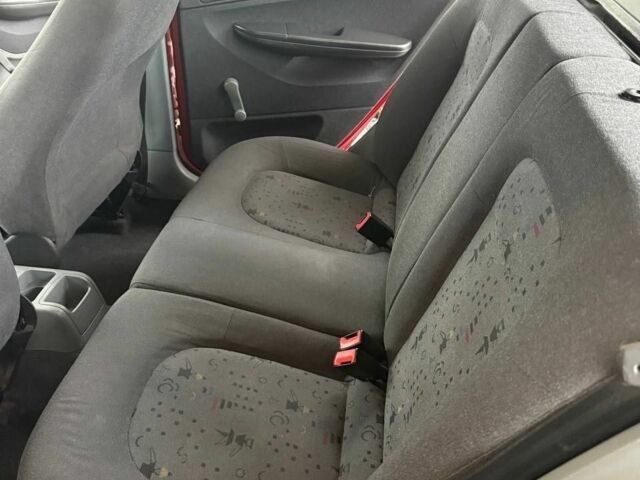 Червоний Шкода Фаворит, об'ємом двигуна 1.4 л та пробігом 320 тис. км за 2800 $, фото 5 на Automoto.ua