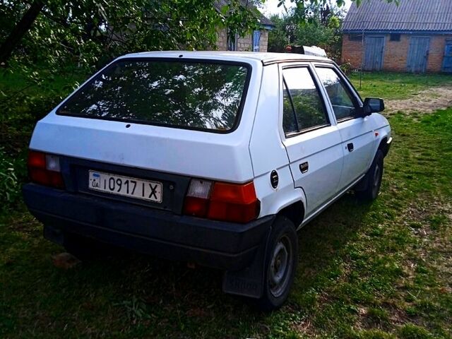 Шкода Фаворит, объемом двигателя 1.3 л и пробегом 100 тыс. км за 500 $, фото 5 на Automoto.ua