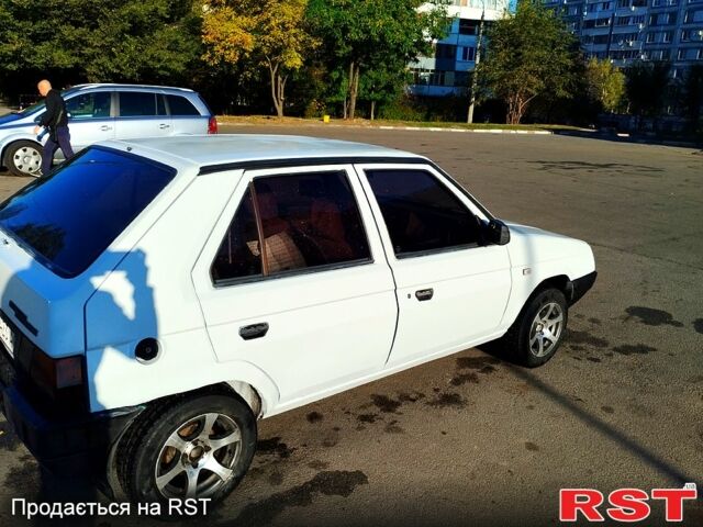 Шкода Фаворит, объемом двигателя 1.3 л и пробегом 70 тыс. км за 1300 $, фото 4 на Automoto.ua