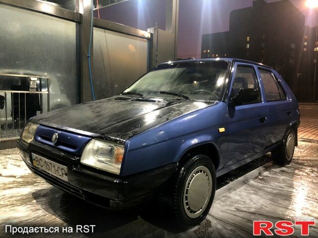 Шкода Фаворит, объемом двигателя 1.3 л и пробегом 200 тыс. км за 650 $, фото 1 на Automoto.ua