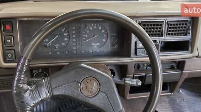 Сірий Шкода Фаворит, об'ємом двигуна 1.3 л та пробігом 173 тис. км за 1200 $, фото 3 на Automoto.ua